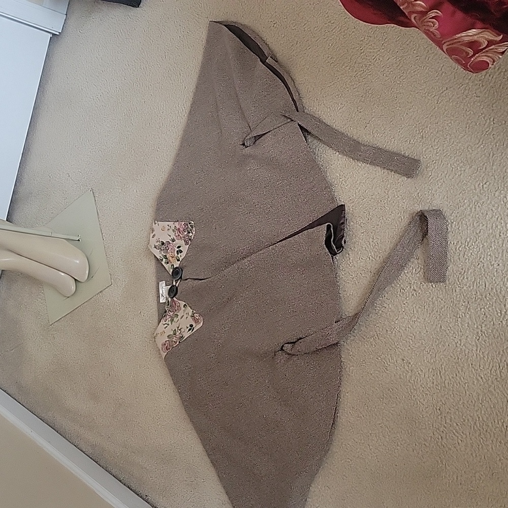 Wool Cape - Picture 7 of 8